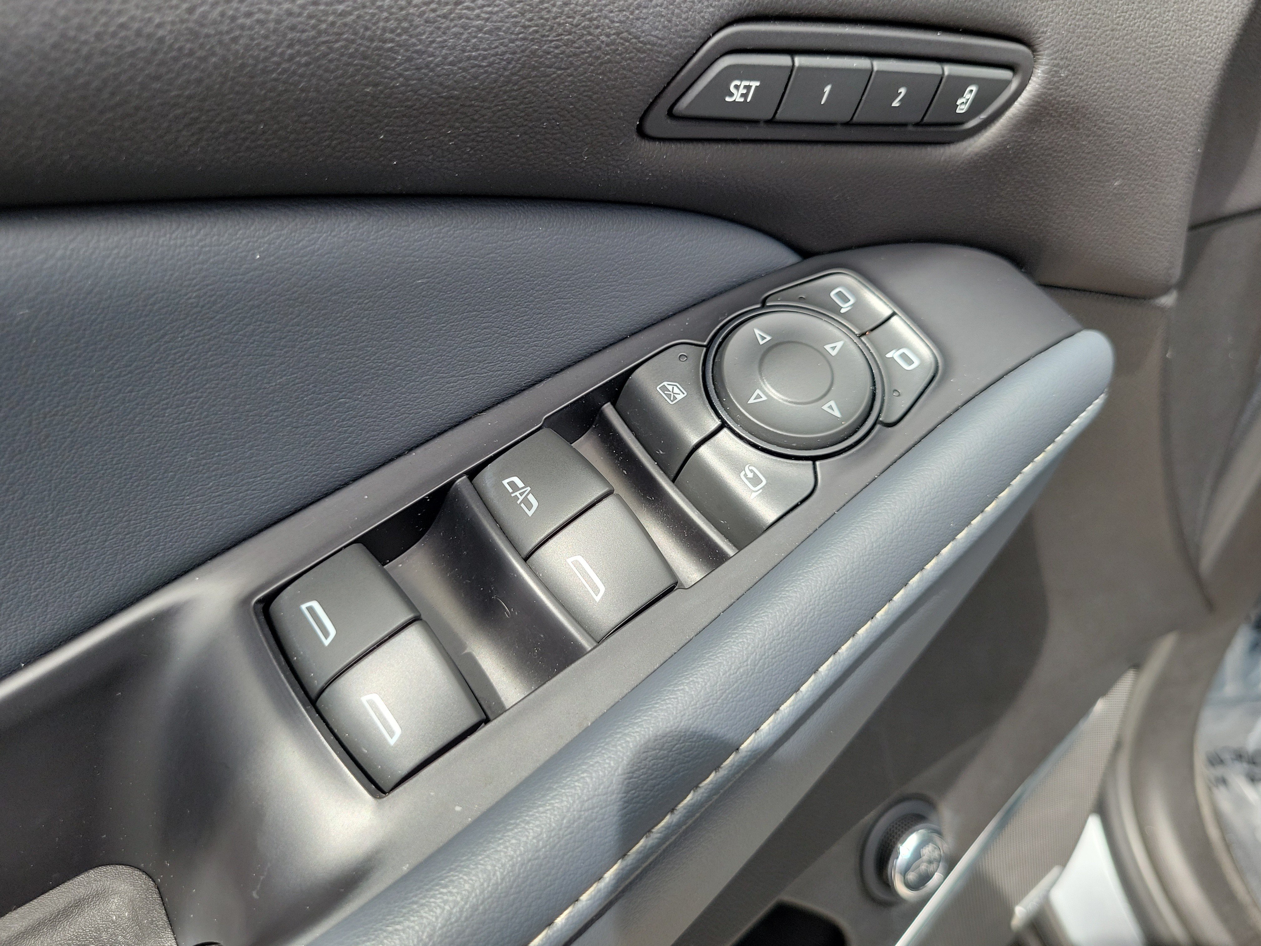 Used 2021 Buick Enclave Premium w/ Sun and Sites Package FWD image 26