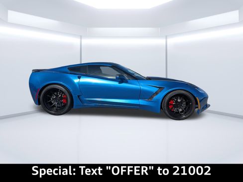 Used 2019 Chevrolet Corvette Stingray Coupe image 2