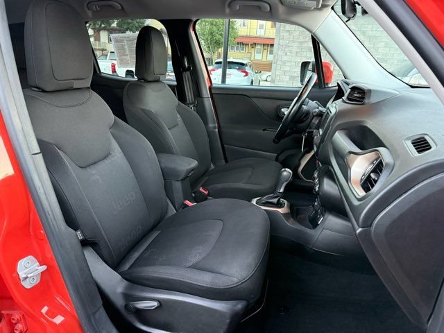 Used 2015 Jeep Renegade Latitude AWD/4WD image 18