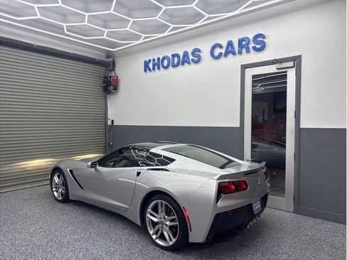 Used 2016 Chevrolet Corvette Stingray Coupe RWD image 3