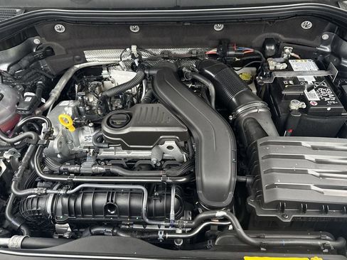 New 2026 Volkswagen Taos SE FWD image 17