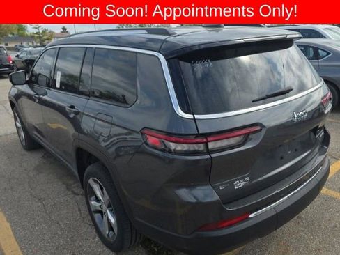 Used 2022 Jeep Grand Cherokee L Limited AWD/4WD image 2