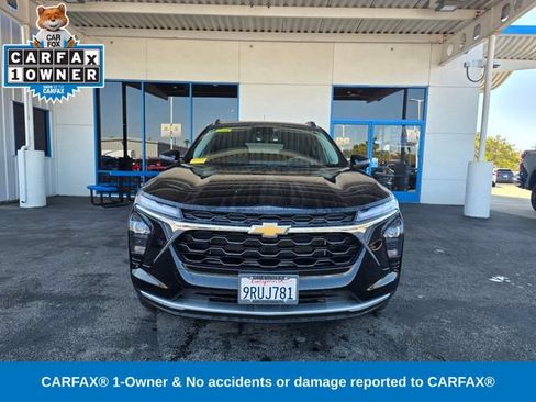 Used 2025 Chevrolet Trax LT FWD image 2