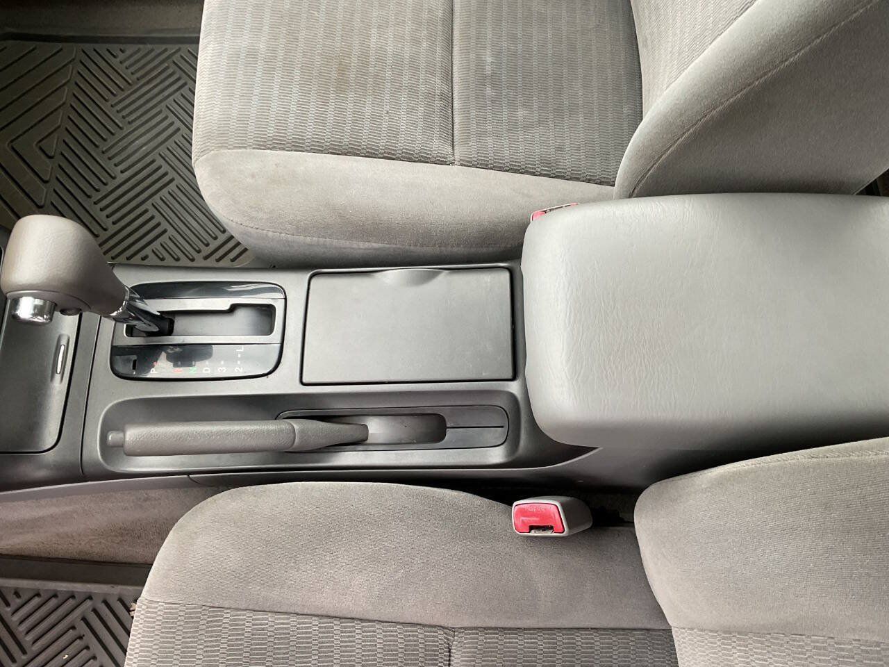 Used 2005 Toyota Camry FWD image 21