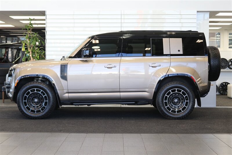 Used 2025 Land Rover Defender 110 AWD/4WD image 4