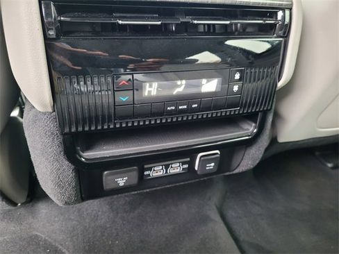 Used 2022 Jeep Wagoneer Series II image 11