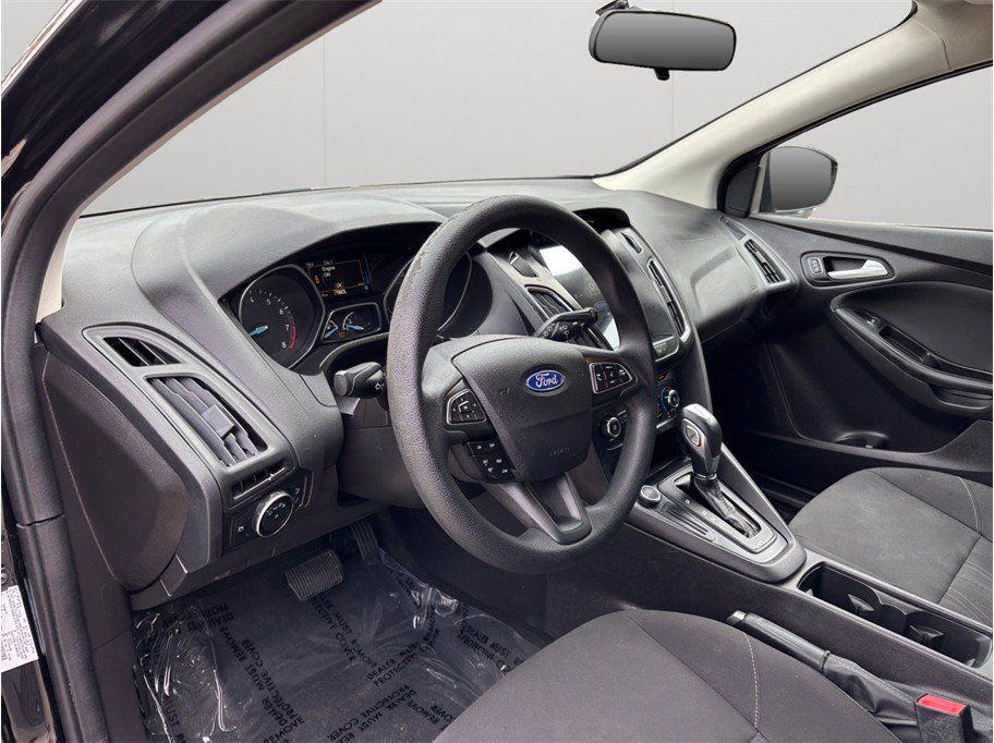 Used 2015 Ford Focus SE FWD image 6