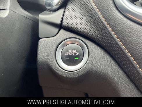 Used 2022 Chevrolet Equinox Premier image 27