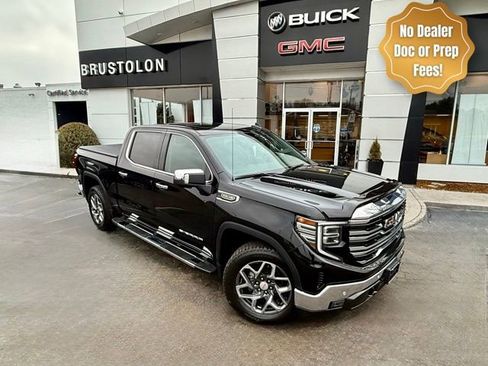Used 2022 GMC Sierra 1500 SLT w/ SLT Premium Plus Package AWD/4WD image 2