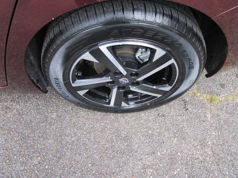 Used 2024 Nissan Sentra SV image 14