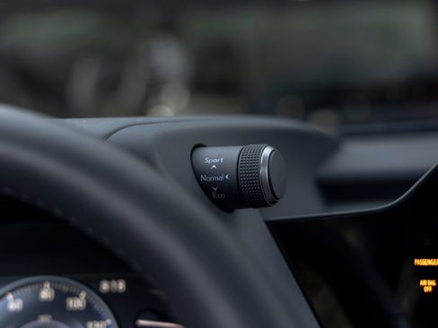 Used 2024 Lexus UX 250h F Sport FWD image 36