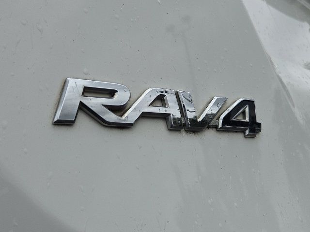 Used 2014 Toyota RAV4 LE AWD/4WD image 29