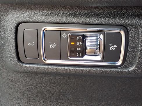 Used 2022 Lincoln Corsair AWD w/ Premium Package image 15