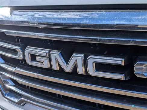 Used 2022 GMC Sierra 1500 SLT image 2