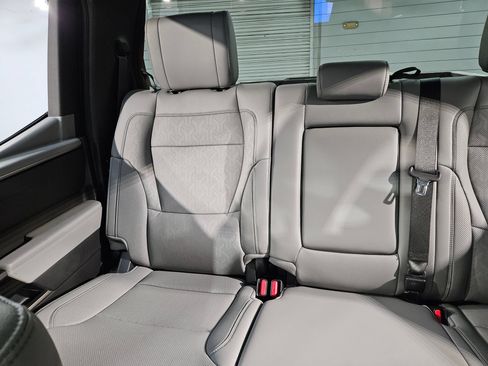 Used 2025 Toyota Tundra Limited AWD/4WD image 12