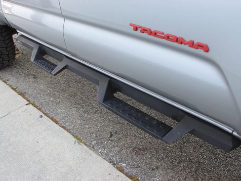 Used 2018 Toyota Tacoma SR5 image 29