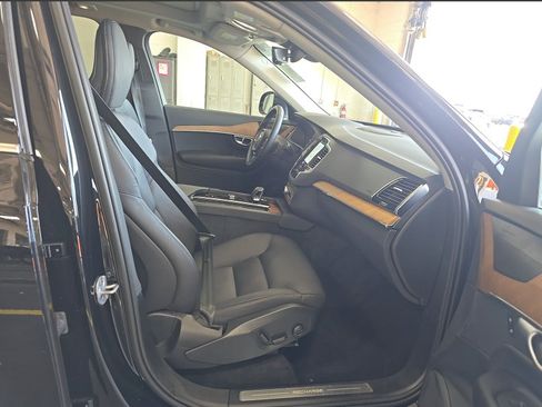 Used 2024 Volvo XC90 T8 Plus AWD/4WD image 13