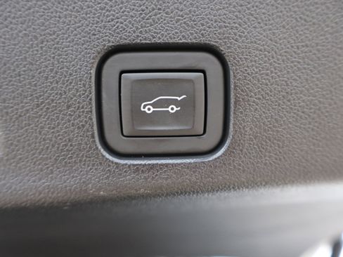 Used 2024 GMC Acadia AT4 w/ Luxury Package image 30