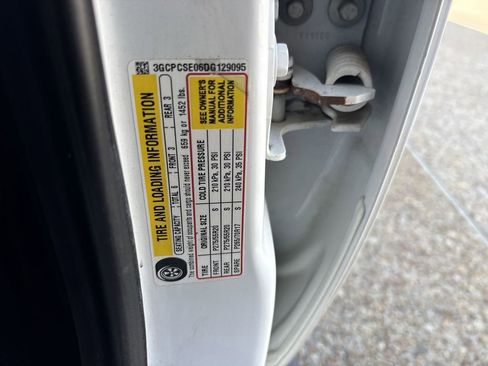 Used 2013 Chevrolet Silverado 1500 LT image 32