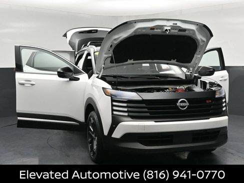 Certified 2026 Nissan Kicks SR w/ Cold Weather Package AWD/4WD image 33