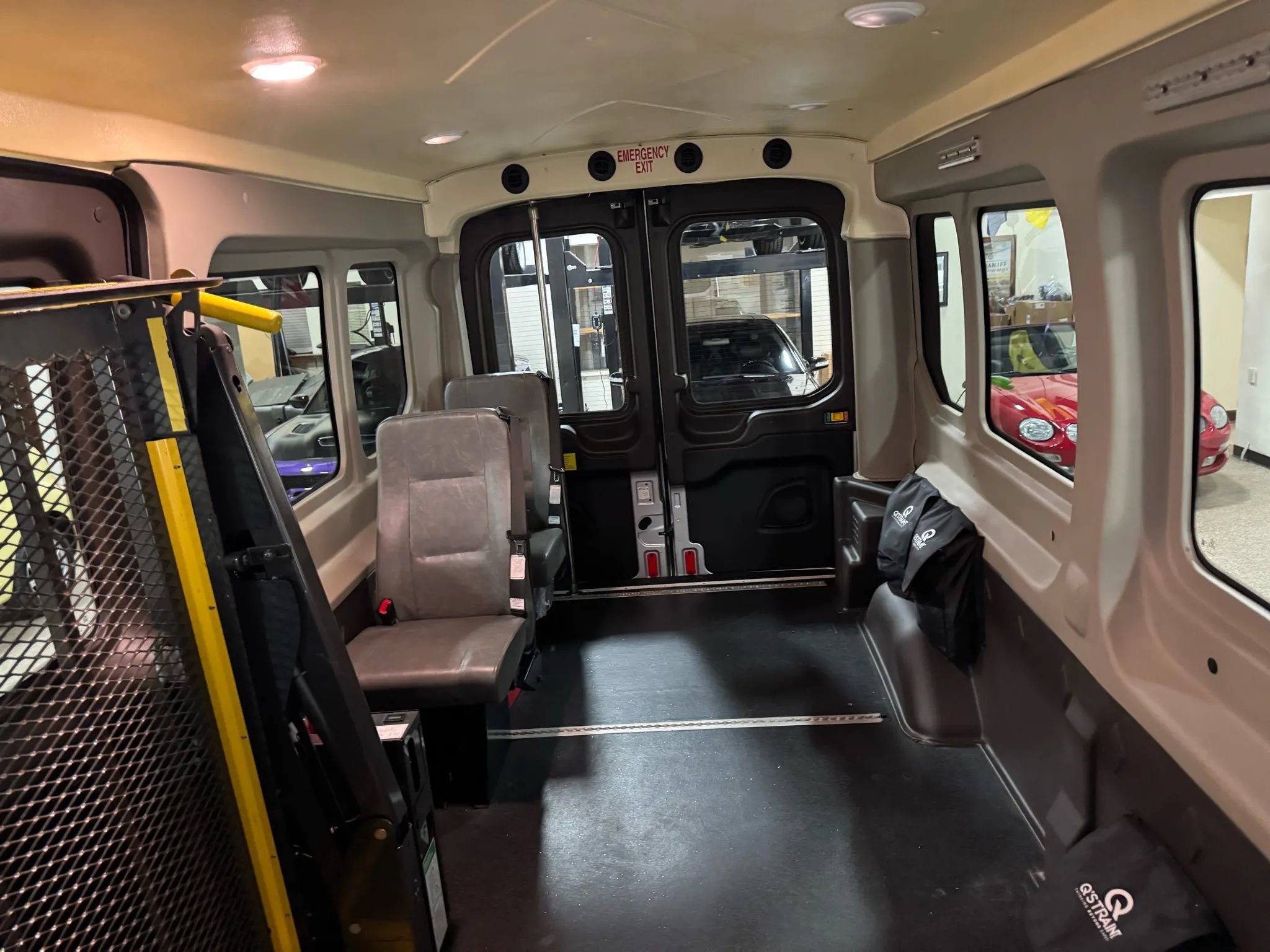 Used 2015 Ford Transit 350 148 Medium Roof RWD image 39