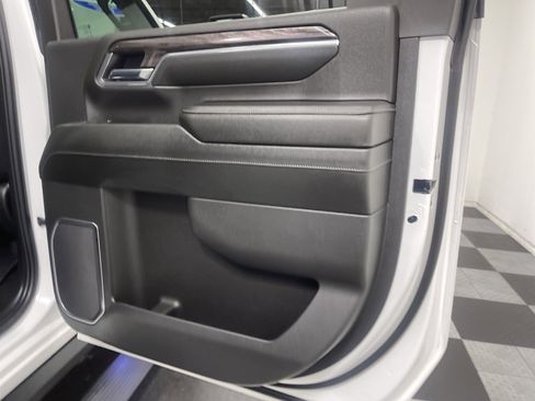 Used 2024 Chevrolet Silverado 2500 LTZ w/ LTZ Plus Package image 18