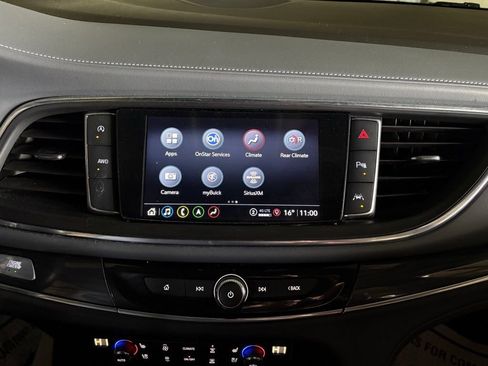 Used 2024 Buick Enclave Premium image 32