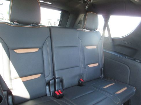 Used 2024 GMC Yukon XL AT4 w/ Technology Package AWD/4WD image 26