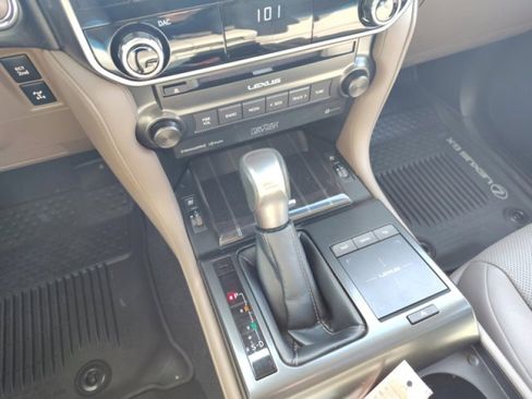 Used 2023 Lexus GX 460 Premium w/ Premium Plus Package image 15