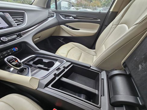 Used 2019 Buick Enclave Premium image 38