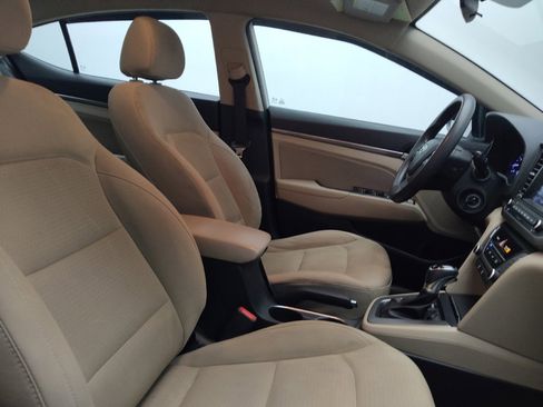 Used 2017 Hyundai Elantra SE image 21