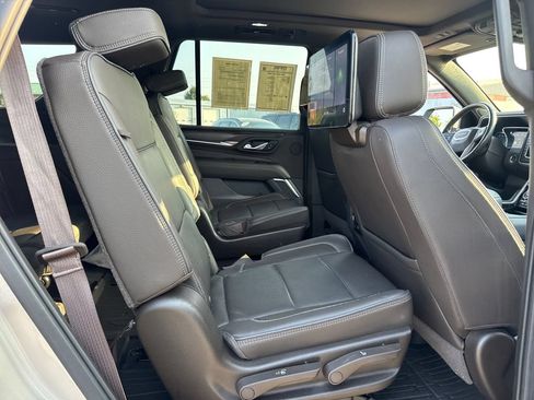 Used 2021 GMC Yukon Denali w/ Denali Premium Package AWD/4WD image 12