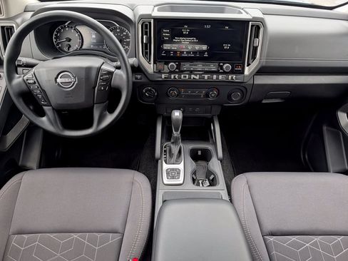Used 2026 Nissan Frontier SV AWD/4WD image 11