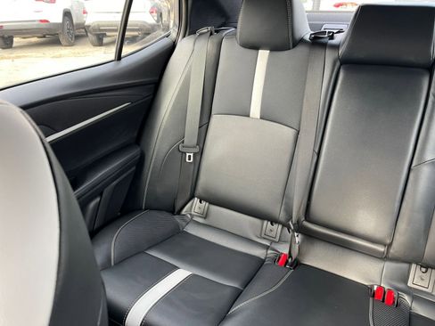 Used 2025 Toyota Camry SE image 35