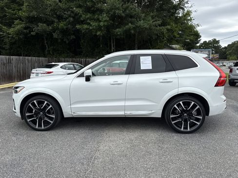 Used 2023 Volvo XC60 B5 Ultimate w/ Protection Package Premier FWD image 2