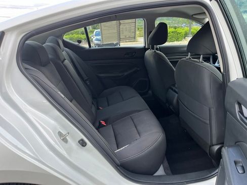 Used 2025 Nissan Altima 2.5 SV FWD image 23