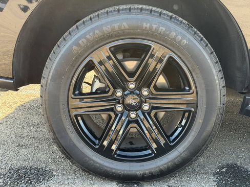 Used 2021 Ford Expedition XLT AWD/4WD image 5