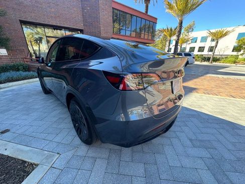 Used 2025 Tesla Model Y Long Range AWD/4WD image 7