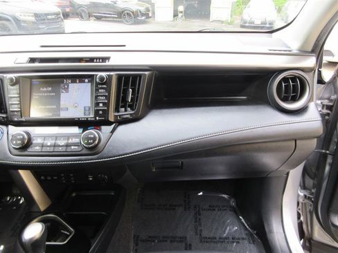 Used 2018 Toyota RAV4 Limited w/ Advanced Technology Package AWD/4WD image 32