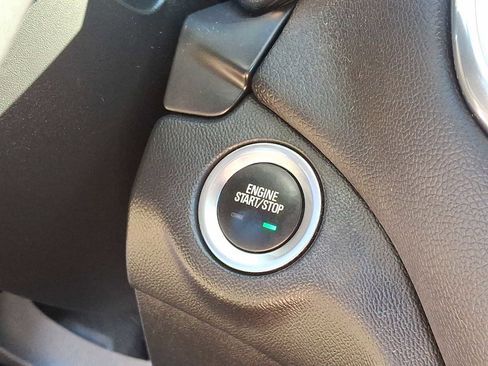 Used 2020 Chevrolet Equinox LT image 22