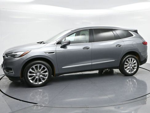 Used 2021 Buick Enclave Essence w/ Sound and Sites Package image 4