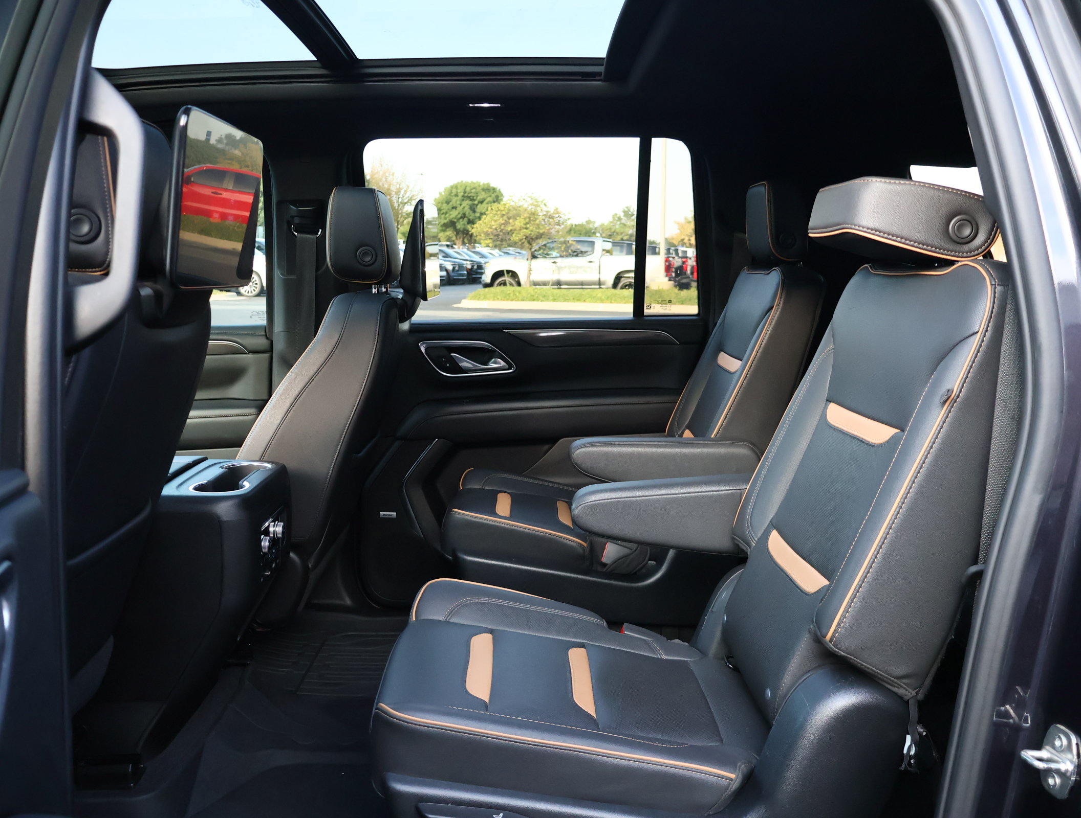Used 2023 GMC Yukon XL AT4 w/ LPO, Floor Liner Package AWD/4WD image 26
