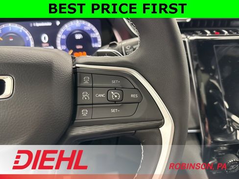 New 2025 Jeep Grand Cherokee Laredo w/ Luxury Tech Group I image 26