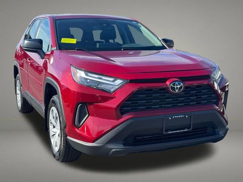 Used 2023 Toyota RAV4 LE FWD image 8