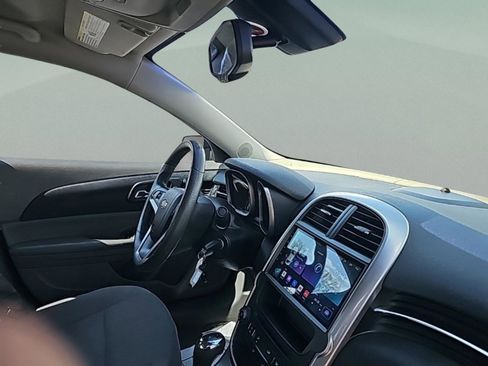 Used 2015 Chevrolet Malibu LS image 32