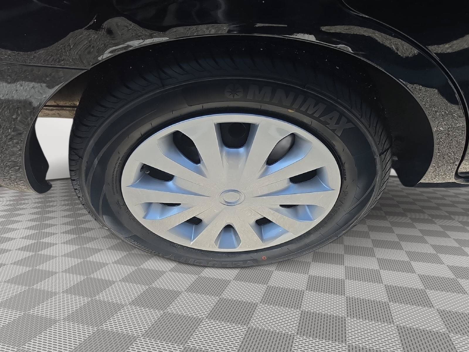 Used 2013 Nissan Versa S FWD image 20