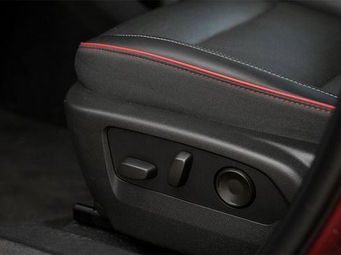 Used 2022 Buick Envision Essence w/ Technology Package I image 23