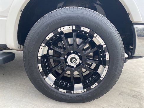 Used 2010 Ford F150 Lariat image 7