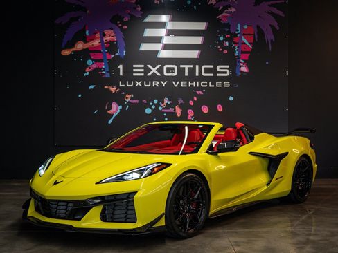 Used 2024 Chevrolet Corvette Z06 w/ Z07 Performance Package RWD image 1