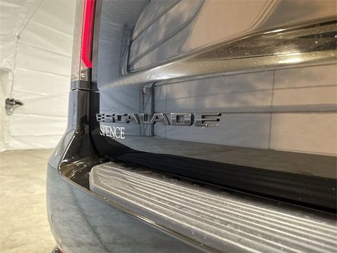 Certified 2023 Cadillac Escalade Sport Platinum w/ LPO, ONYX Package image 34